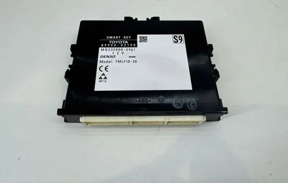 Toyota Auris E180 Keyless (KESSY) go control unit/module 8999002190