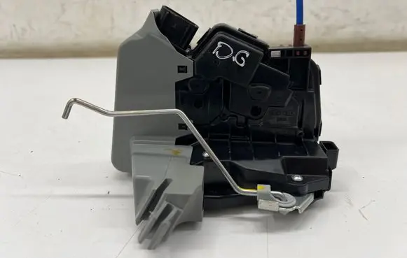 KIA Sportage Rear door lock 81420R2010