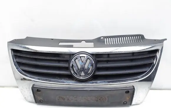 Volkswagen Eos Front bumper upper radiator grill 1Q0853761A 1Q0853761D