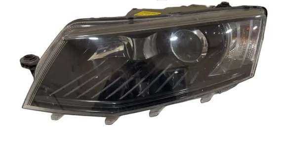Skoda Octavia Mk3 (5E) Headlight/headlamp 5E1941015B 33423344 030127228300
