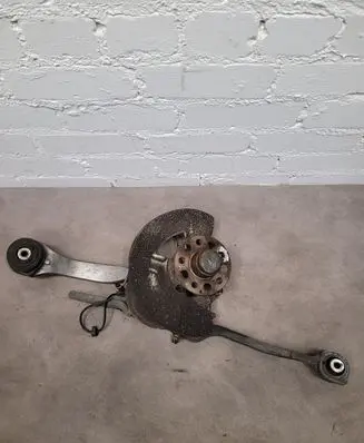Mercedes-Benz CLS C218 X218 Front wheel hub