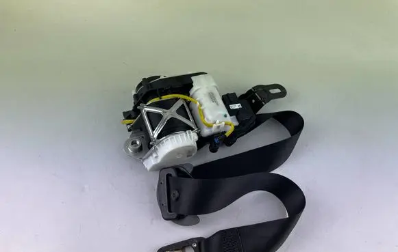 Mercedes-Benz E W213 Front seatbelt A2138600601