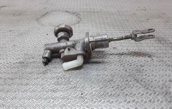 Nissan Primera Clutch master cylinder