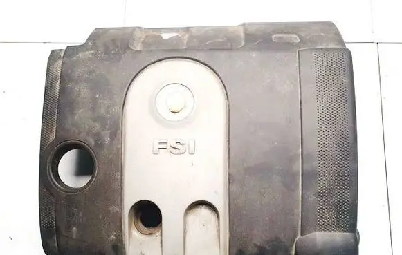 Volkswagen Jetta V Engine cover (trim) 03C129607N