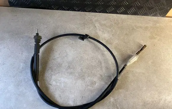 Handbrake/parking brake wiring cable