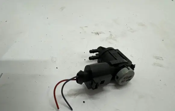Porsche Macan (95B) Turbo solenoid valve 1K0906283A