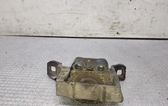 Ford Focus Engine mount bracket 3M516F012BF