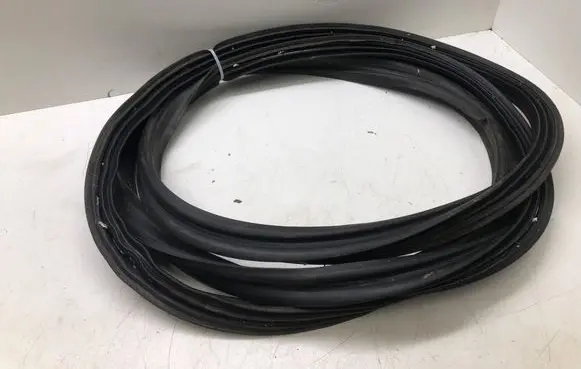 Mazda CX-7 Loading door rubber seal (on body) 