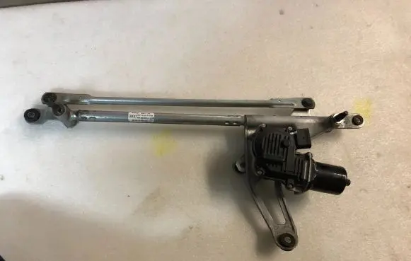 Audi Q5 SQ5 Front wiper linkage and motor 80B955023 80B955023A