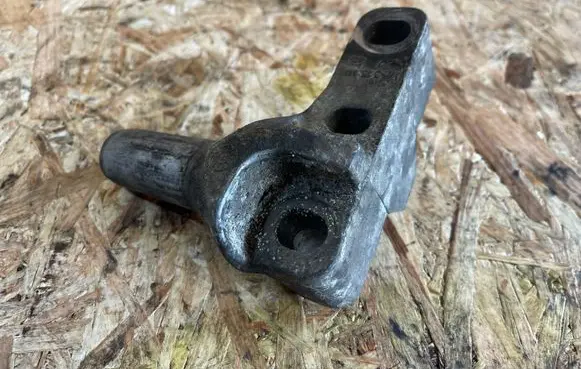 Volkswagen Golf IV Engine mounting bracket HL315M14