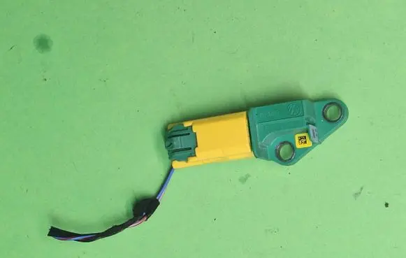 Volkswagen Golf V Airbag deployment crash/impact sensor 1k0909606c