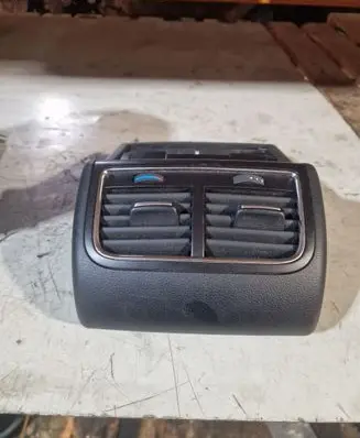 Audi A5 8T 8F Rear air vent grill 8K0864376