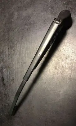 BMW 3 E36 Front wiper blade arm 8360156