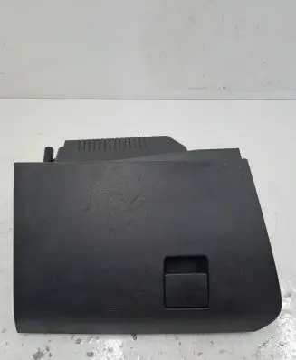 Opel Astra H Glove box