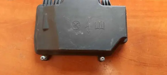 Mercedes-Benz E W213 Fuse box cover A2055402428