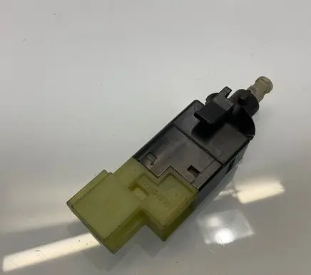 Mercedes-Benz E W211 Brake pedal sensor switch A0015456709 0015456709