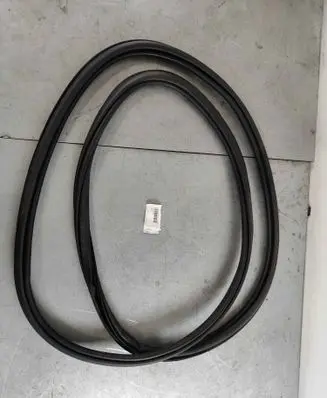 Volvo C40 Rear door rubber seal (on body) 32274525