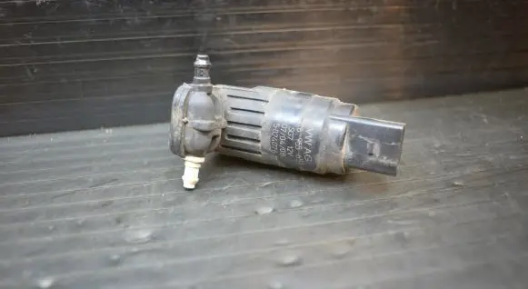 Seat Altea Windscreen/windshield washer pump 1K6955651