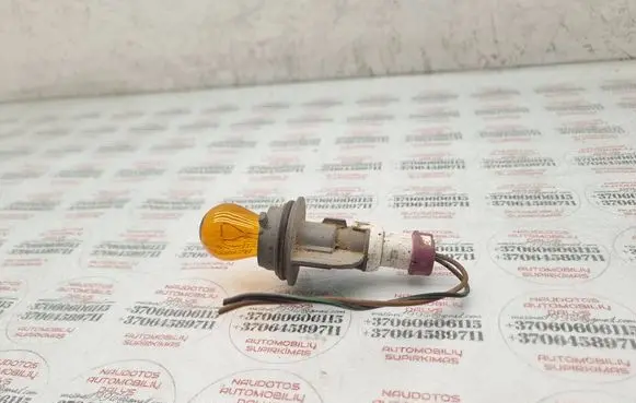 Audi A4 S4 B5 8D Headlight/headlamp bulb 813971955