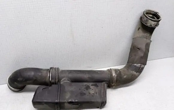 Mercedes-Benz E W211 Intercooler hose/pipe A2115280308 A2115282382