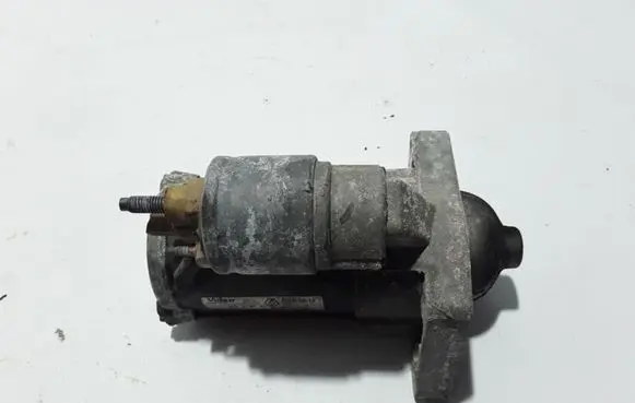 Opel Vivaro Starter motor 233002889R