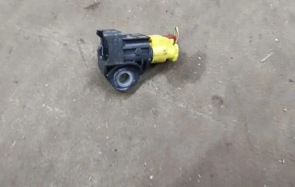 Volkswagen Jetta VI Airbag deployment crash/impact sensor 561959351