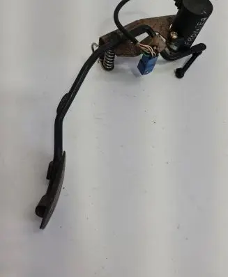 Opel Frontera B Accelerator throttle pedal 09129107 0281002296 871302274