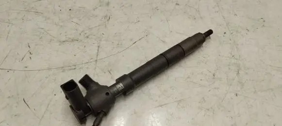 Skoda Octavia Mk3 (5E) Fuel injector 04l130277an