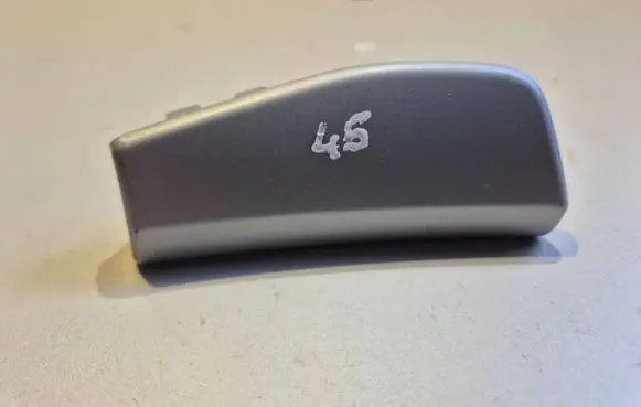 Skoda Octavia Mk2 (1Z) Dashboard glove box trim 1Z1858415