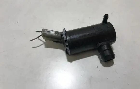 Mazda 626 Windscreen/windshield washer pump 8603101260 860310-1260