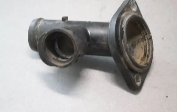 Volkswagen PASSAT B6 Engine coolant pipe/hose 03G121121D 03L121121A