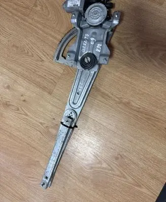 KIA Sorento Front door window regulator with motor XH601PA 824503E000
