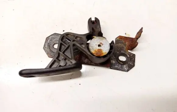 Ford Focus Fuel tank opening switch 