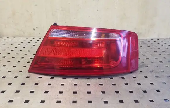 Audi A5 8T 8F Rear/tail lights 8T0945096