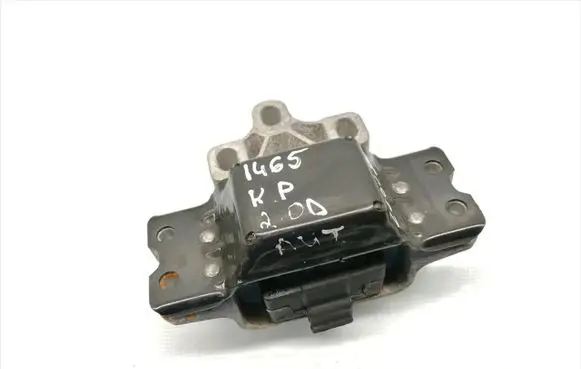Volkswagen Tiguan Engine mounting bracket 3C0199555S