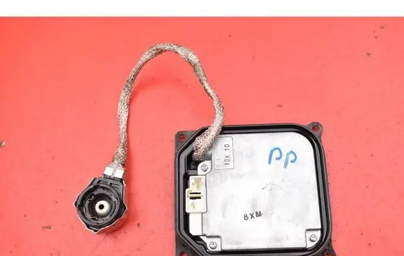 Toyota Avensis Verso Voltage converter/converter module 85967-51050