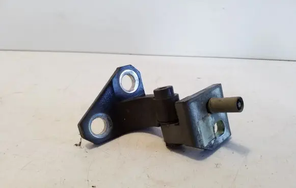 Volkswagen Golf Plus Front door upper hinge 1K0831402M