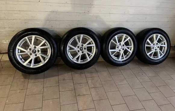 Skoda Octavia Mk4 R16 alloy rim 