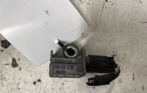 Chrysler Grand Voyager V Airbag deployment crash/impact sensor 04896011AB A2048201985 5WK43584