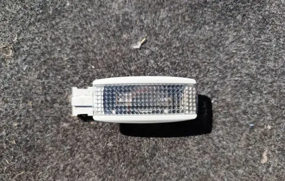 Volkswagen PASSAT B5.5 Other interior light 3B0947113 3042025110