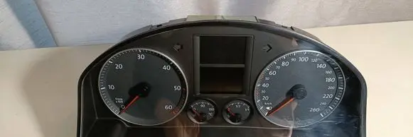 Volkswagen Golf Plus Speedometer (instrument cluster) 1K0920851P VWZ7Z0E1896139