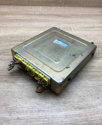 Mitsubishi Lancer Engine control unit/module ECU MD305771 E2T61586 4711M