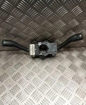 Volkswagen PASSAT B5 Indicator stalk 8L0953513G