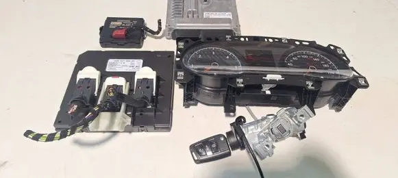 Volkswagen Golf Sportsvan Engine ECU kit and lock set 5Q0937086AE 04L907445B 517920741