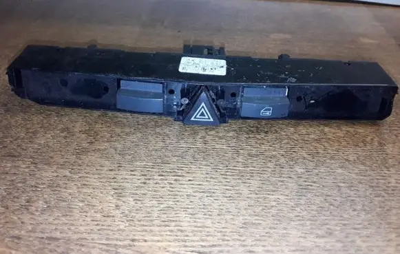Opel Astra H Hazard light switch NOCODE