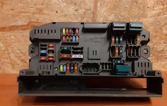 BMW X5 E70 Fuse box set 6931690 693169003