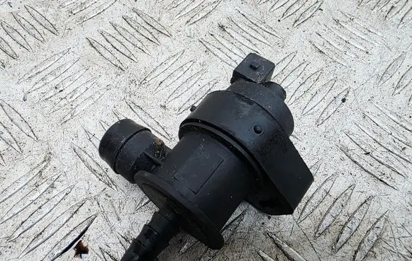 BMW 3 E92 E93 Vacuum valve 