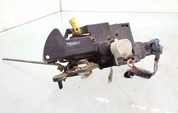 Opel Frontera B Rear door lock 16634324