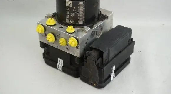 Skoda Octavia Mk2 (1Z) ABS Pump 1K0614517AT 1K0907379AJ