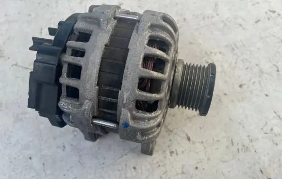 Renault Sandero II Generator/alternator 231005FN3A 2912161325